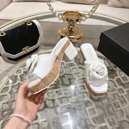 CC 26s Camellia Platform Slippers 65 White Patent Leather 627043