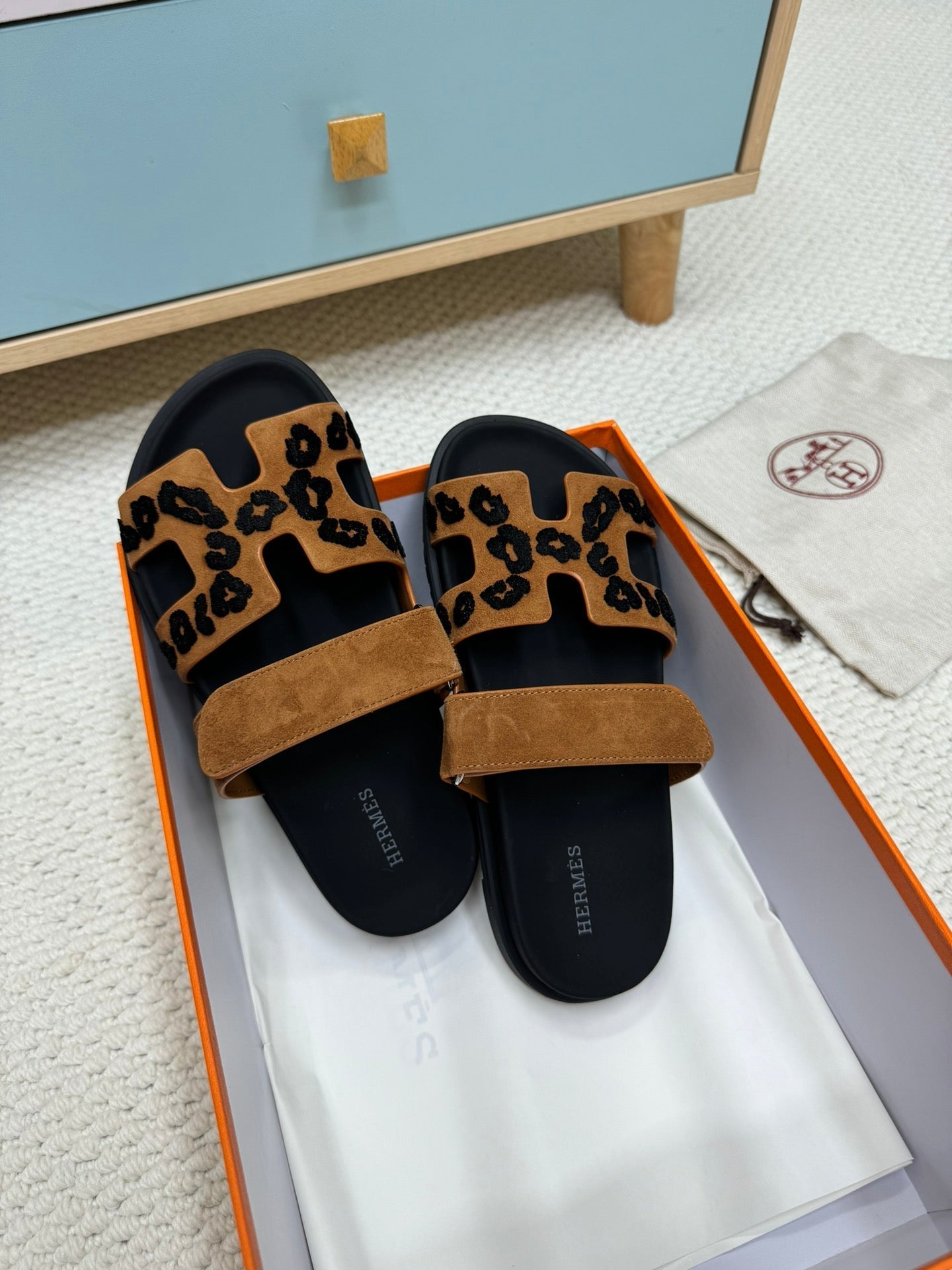 HM 26ss Slippers Black Brown Suede Leather 618574