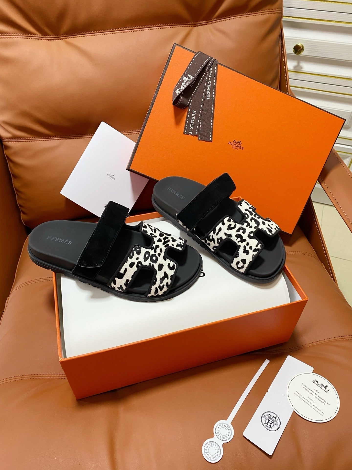 HM 2026 Velcro Slippers Black White Suede 667457