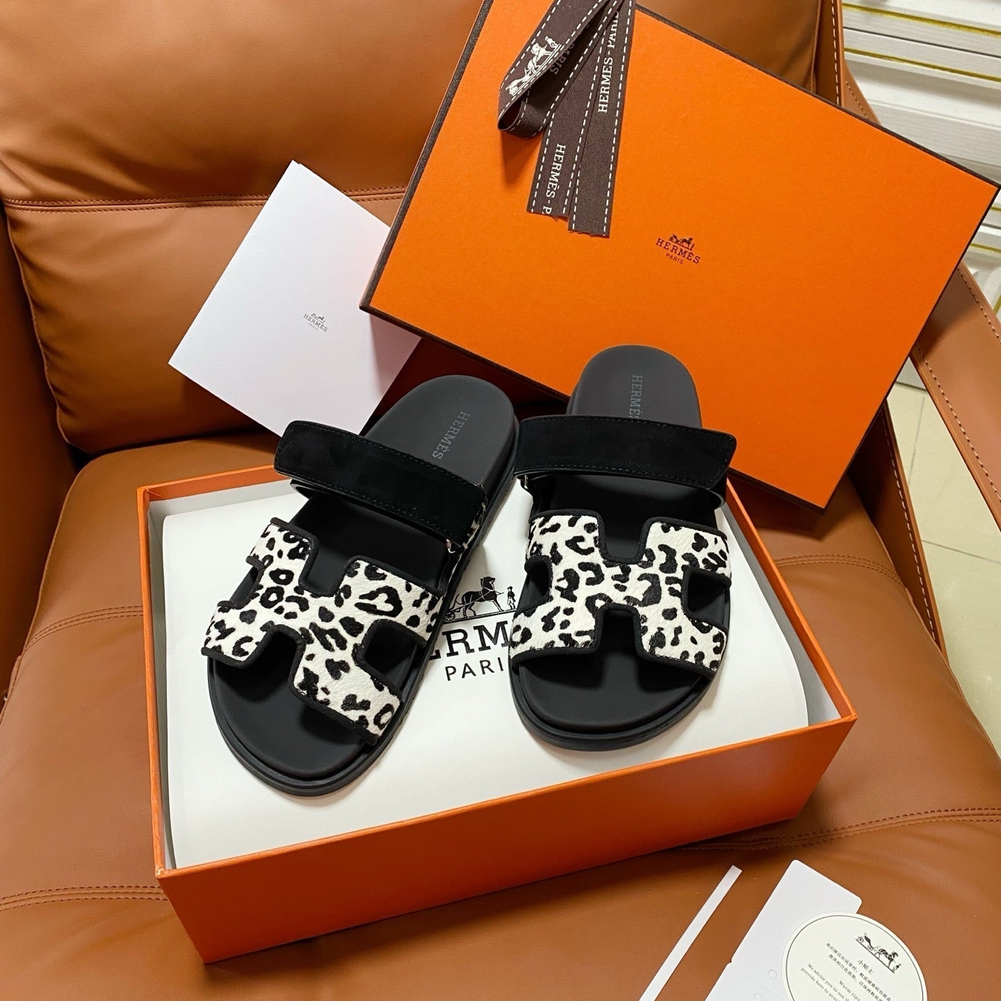 HM 2026 Velcro Slippers Black White Suede 667457