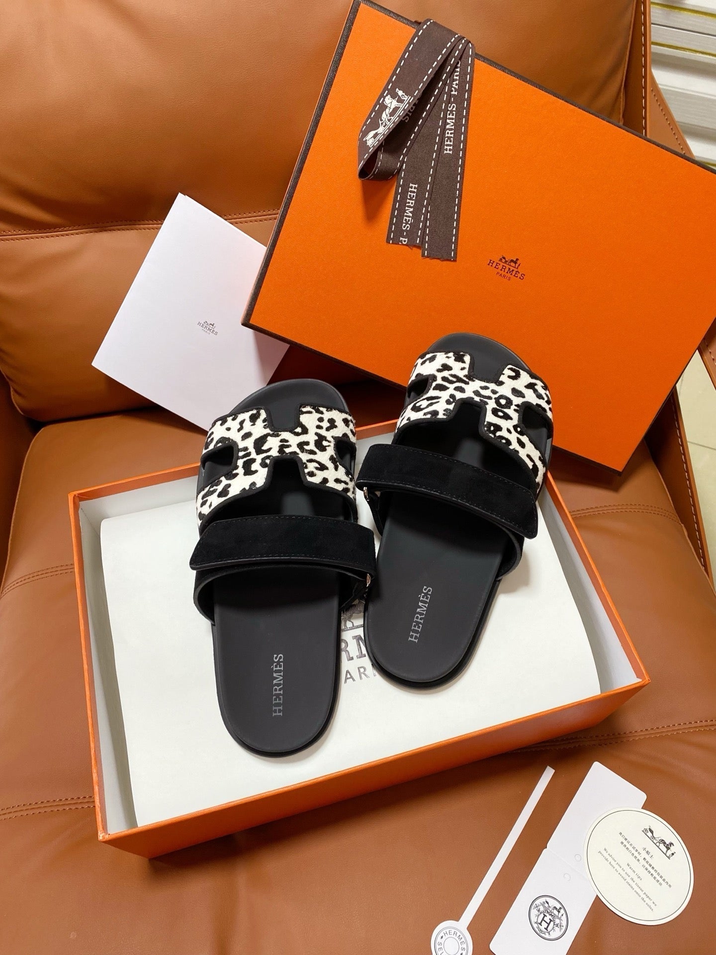 HM 2026 Velcro Slippers Black White Suede 667457