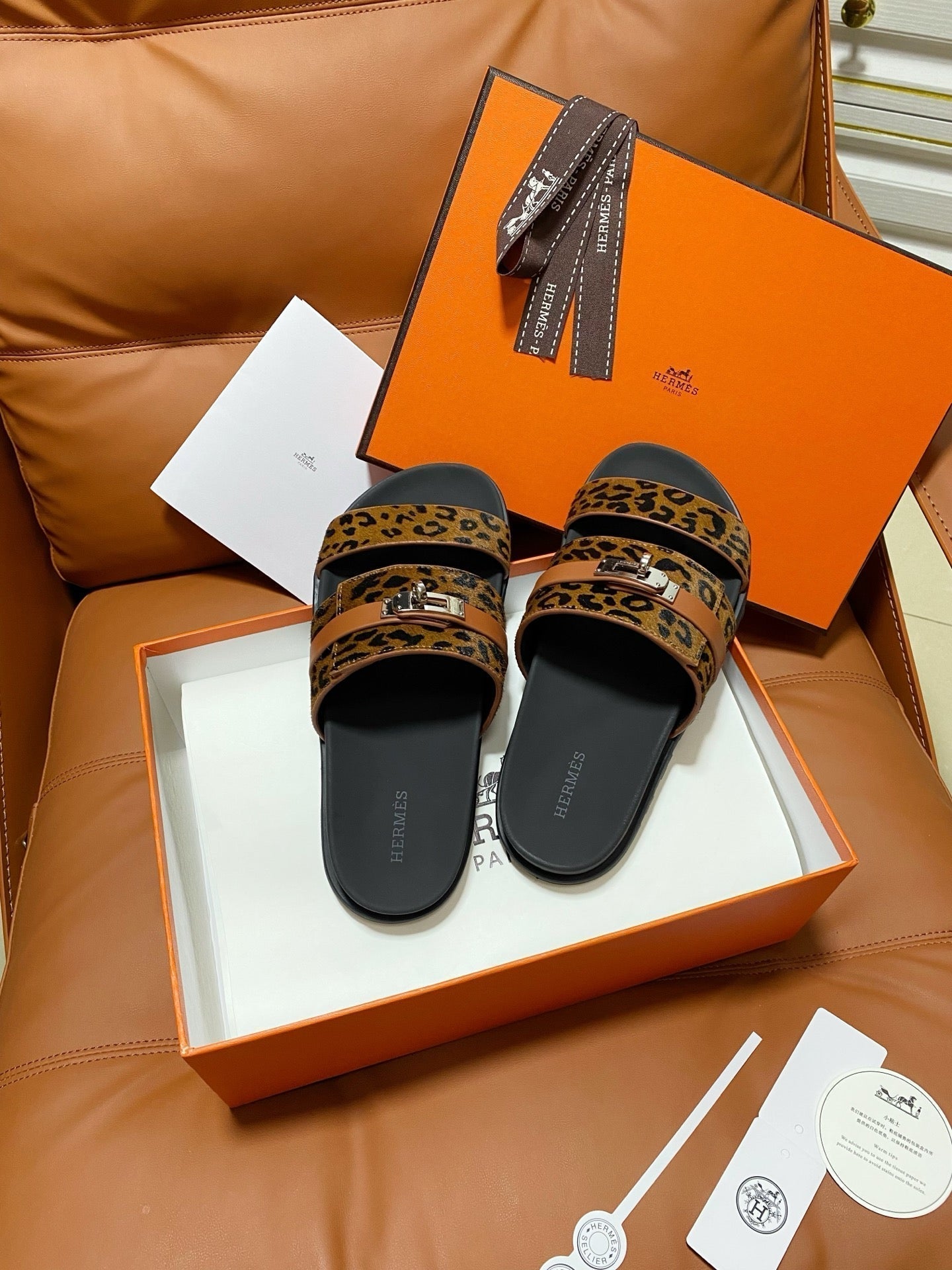HM 2026 Velcro Sandals Black Tan Brown Cowhide 663789