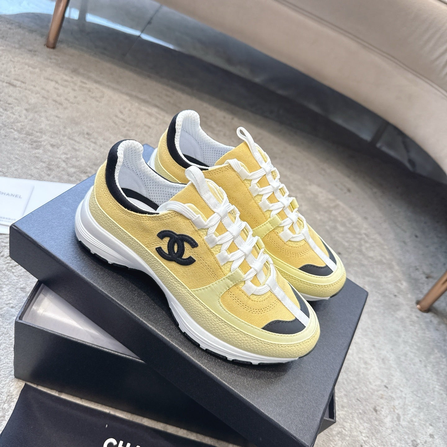 CC 26s Sneaker Yellow Suede 647433