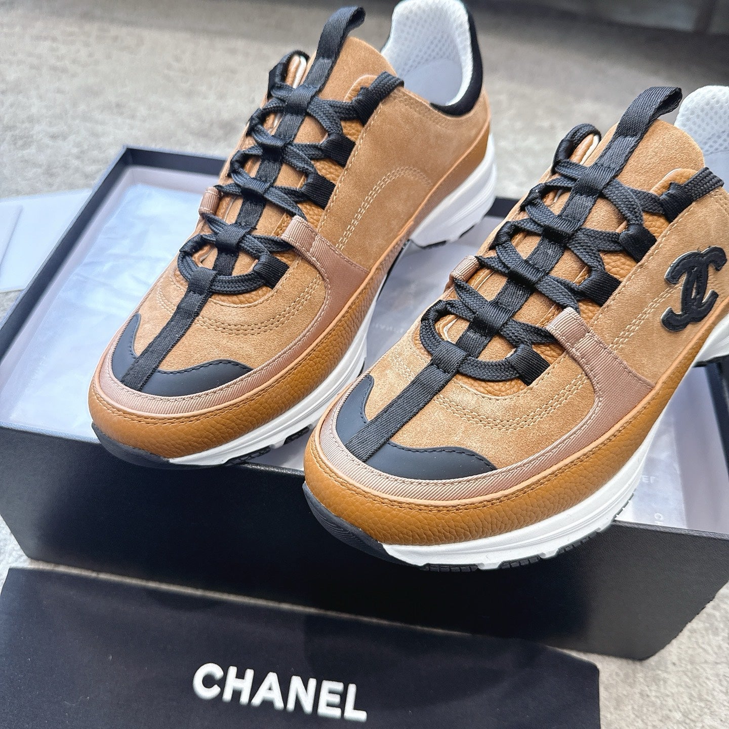 CC 26s Sneaker Caramel Brown Suede 647434