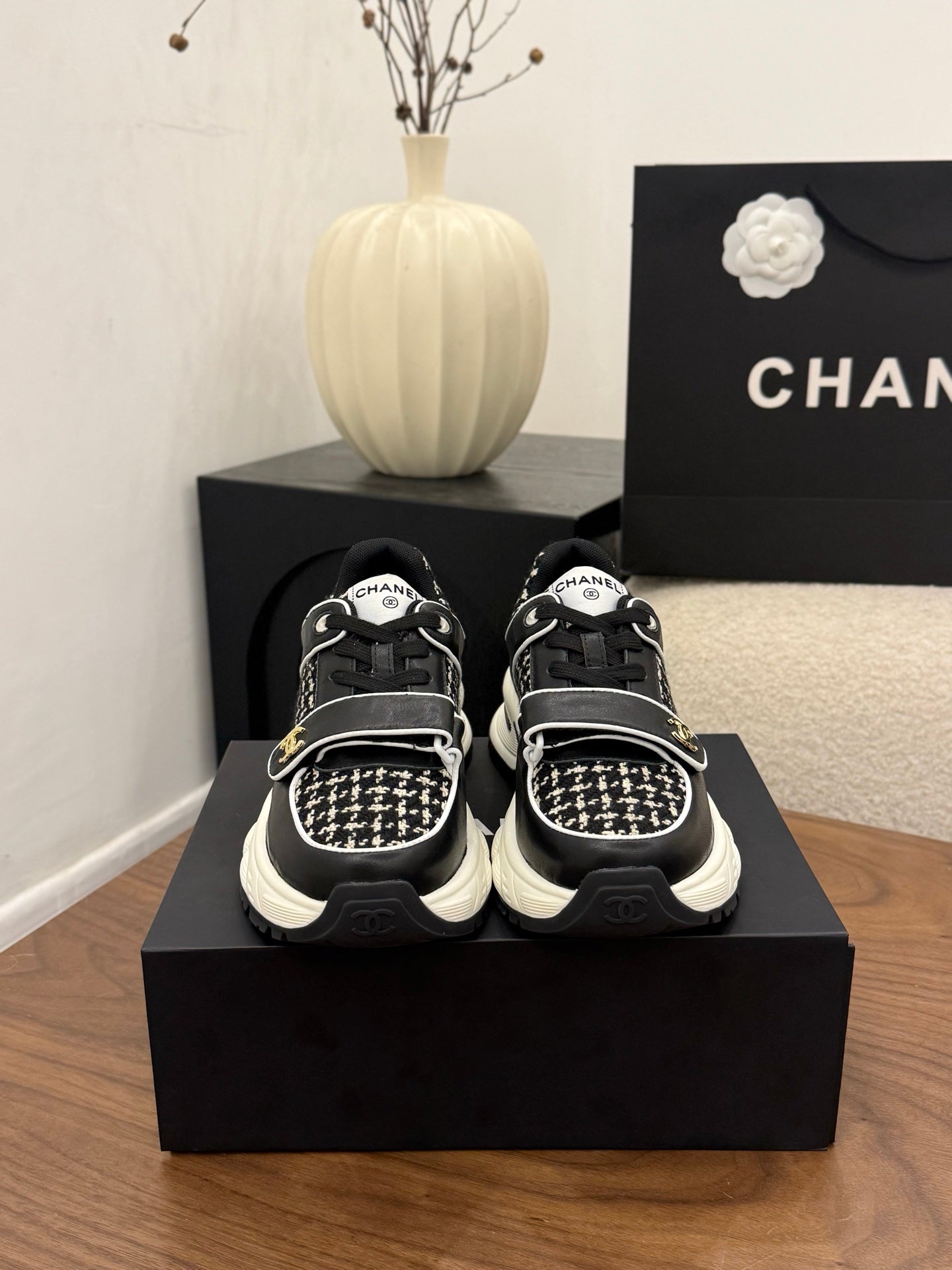 CC 26s Casual Sneaker Black White Tweed Leather 183604
