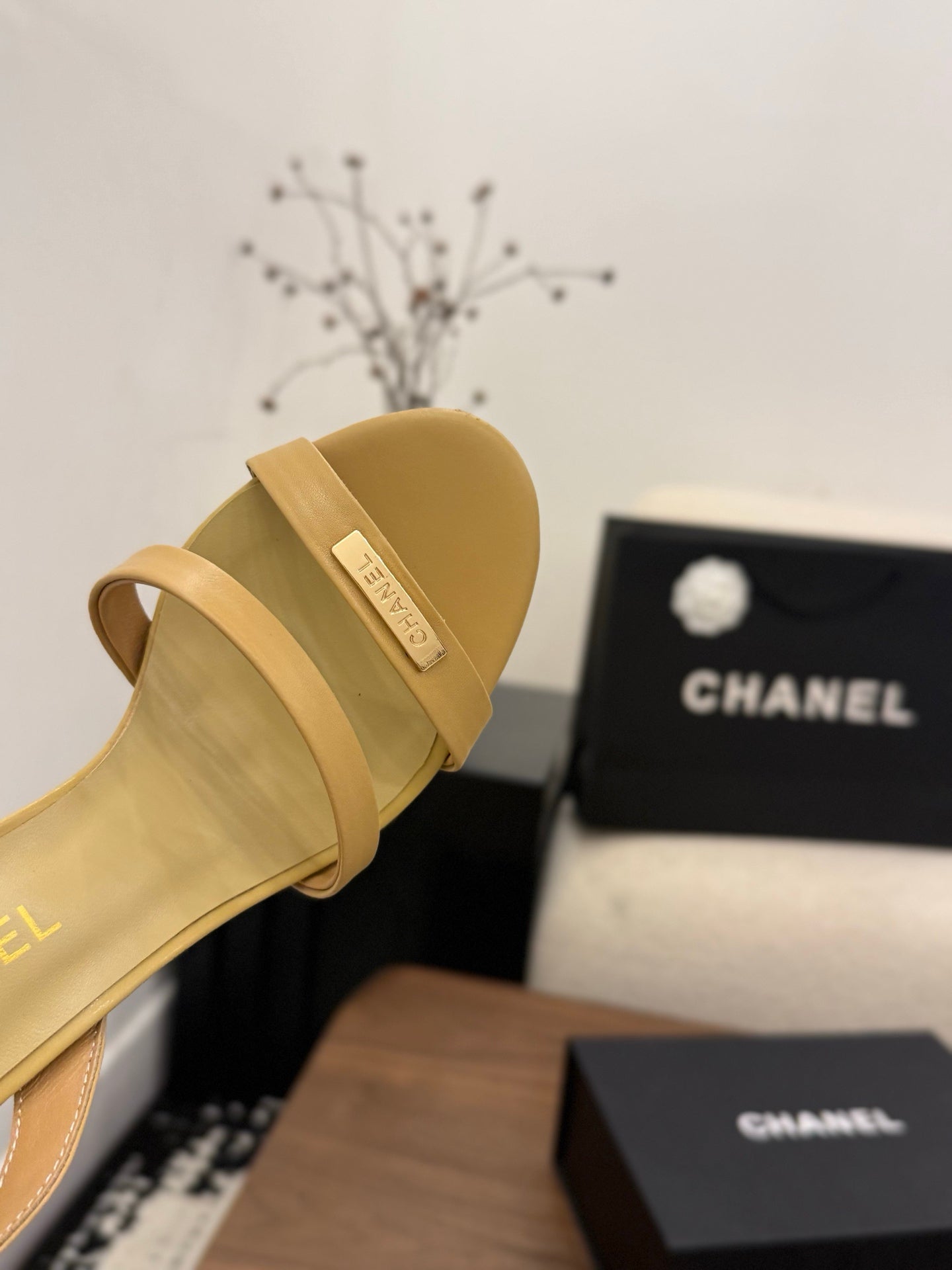 CC 26s Sandals 80 Beige Sheepskin 183529