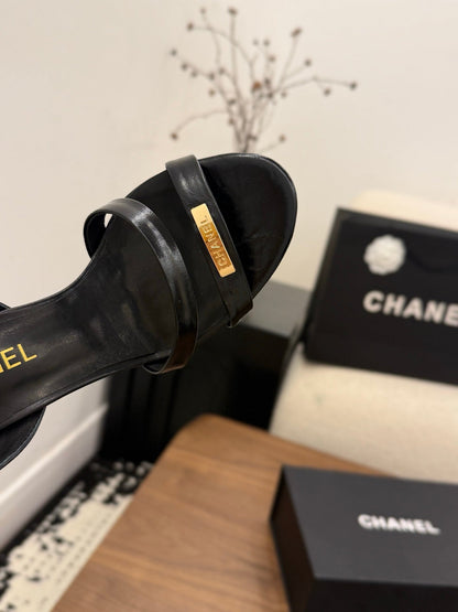 CC 26s Sandals 80 Black Sheepskin 183530