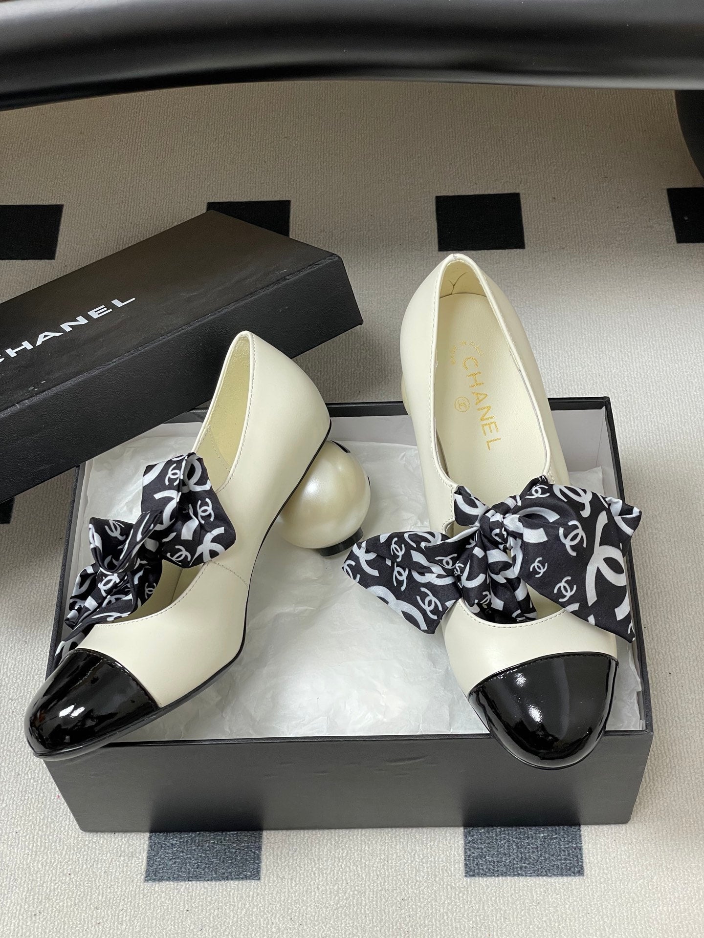 CC 26 Double C Pearl Heel Pump With Silk Ribbon Sheepskin