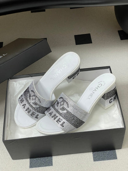 CC 26s  Sandals 70 White Gray Sheepskin Rhinestones 649512
