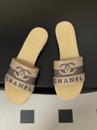 CC 26s Flat Sandals Beige Sheepskin Rhinestones 649514