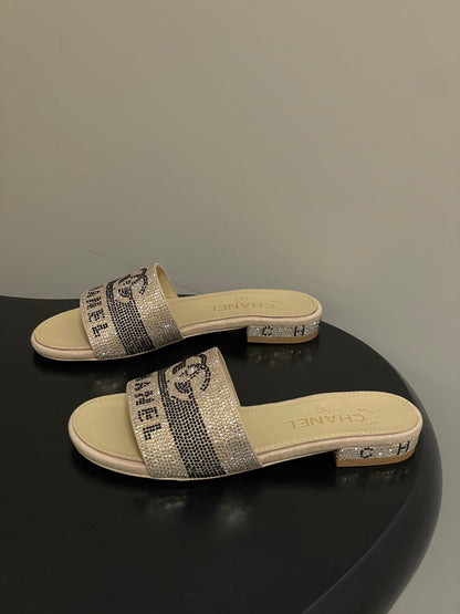 CC 26s Flat Sandals Beige Sheepskin Rhinestones 649514