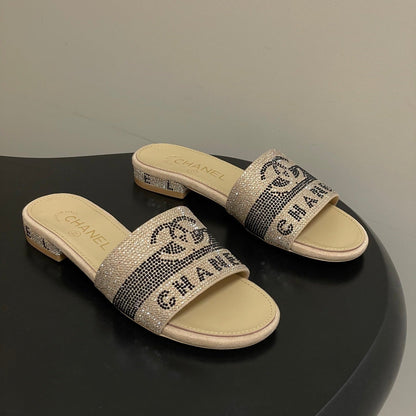 CC 26s Flat Sandals Beige Sheepskin Rhinestones 649514