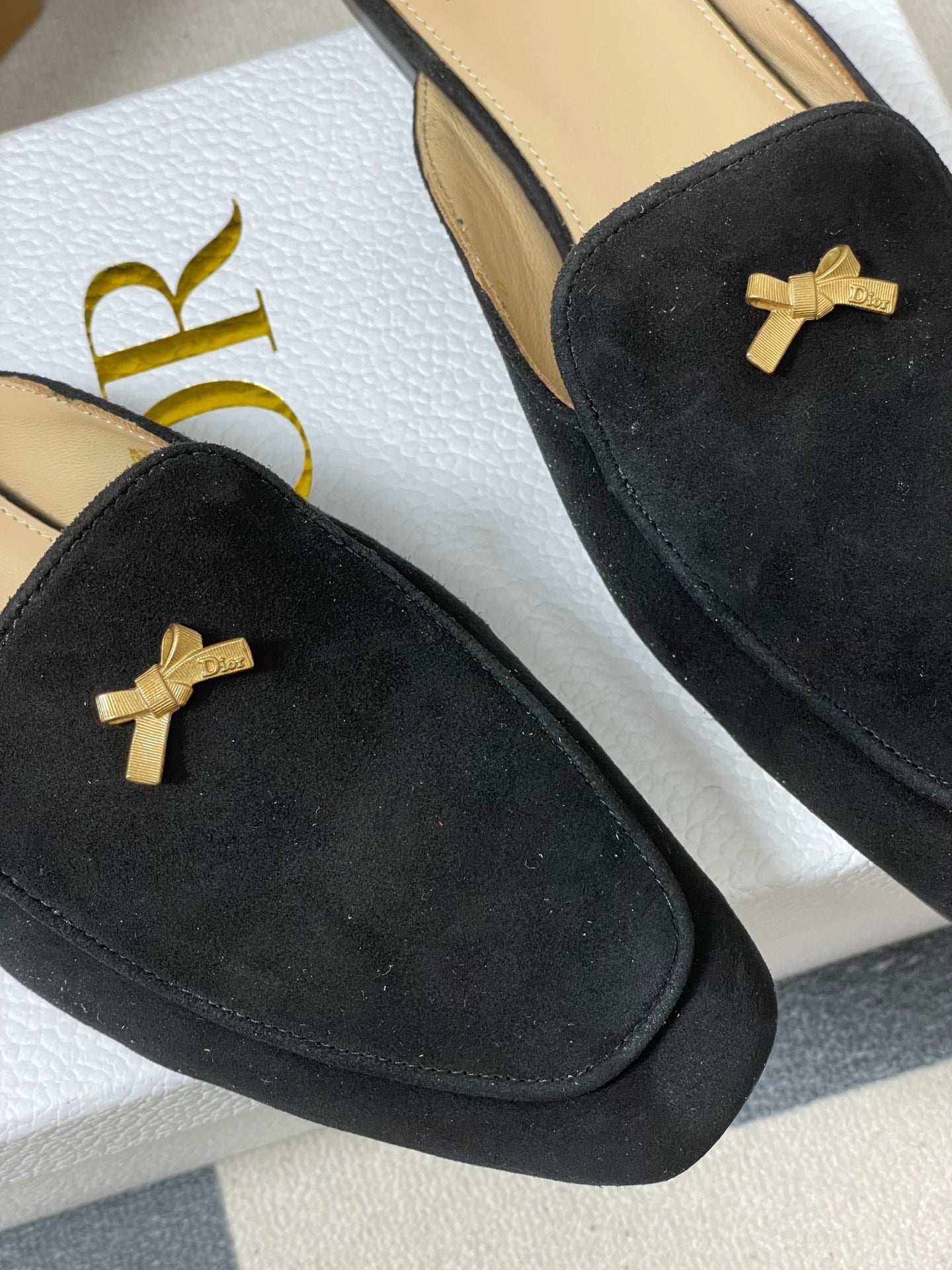 CD 26 Bow Mules Black Beige Suede Cowhide 632595