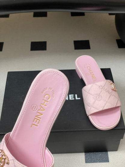 CC 26s Flat Sandals Pink Canvas Sheepskin Double C 649509