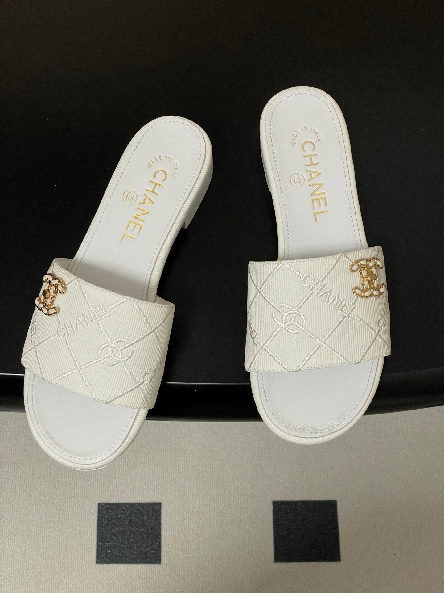 CC 26s Flat Sandals White Canvas Sheepskin Double C 649510