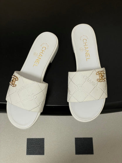 CC 26s Flat Sandals White Canvas Sheepskin Double C 649510