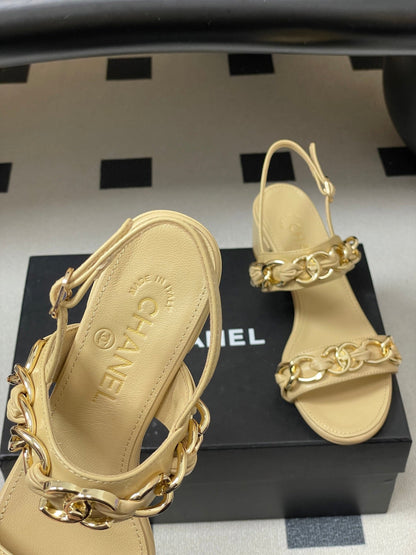 CC 26s Buckle Chain Sandals 55 Beige Sheepskin 649472