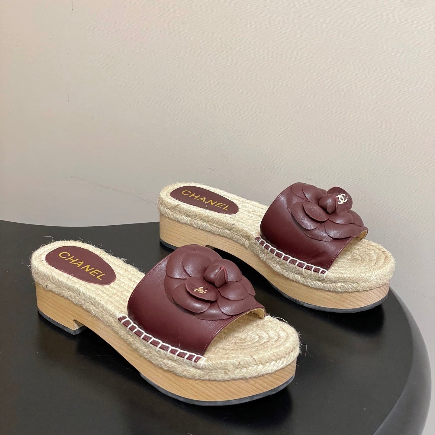 CC 26s Camellia Slippers Beige Burgundy Rope Smooth Leather 649399