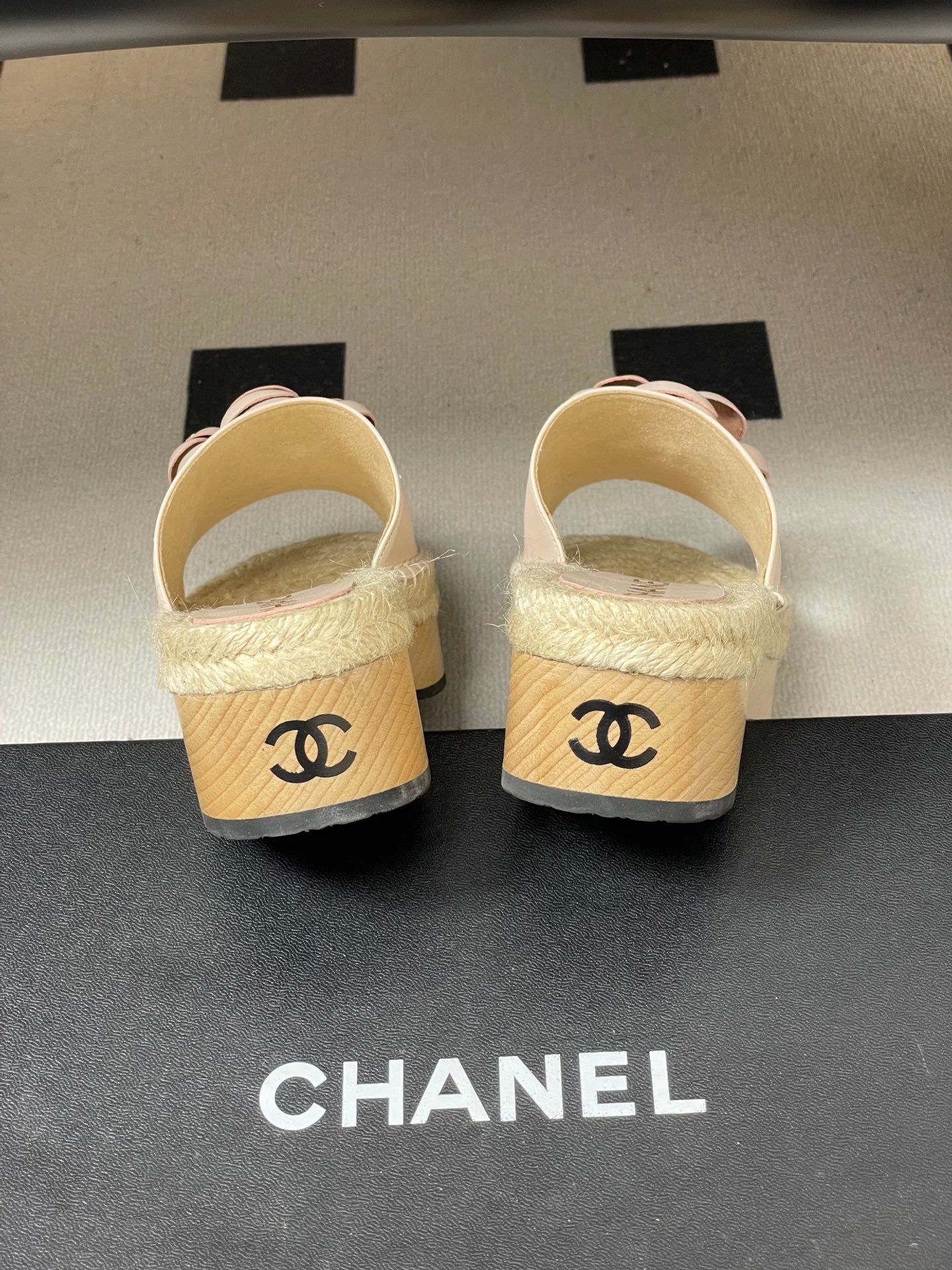 CC 26s Camellia Slippers Beige Rope Smooth Leather 649400