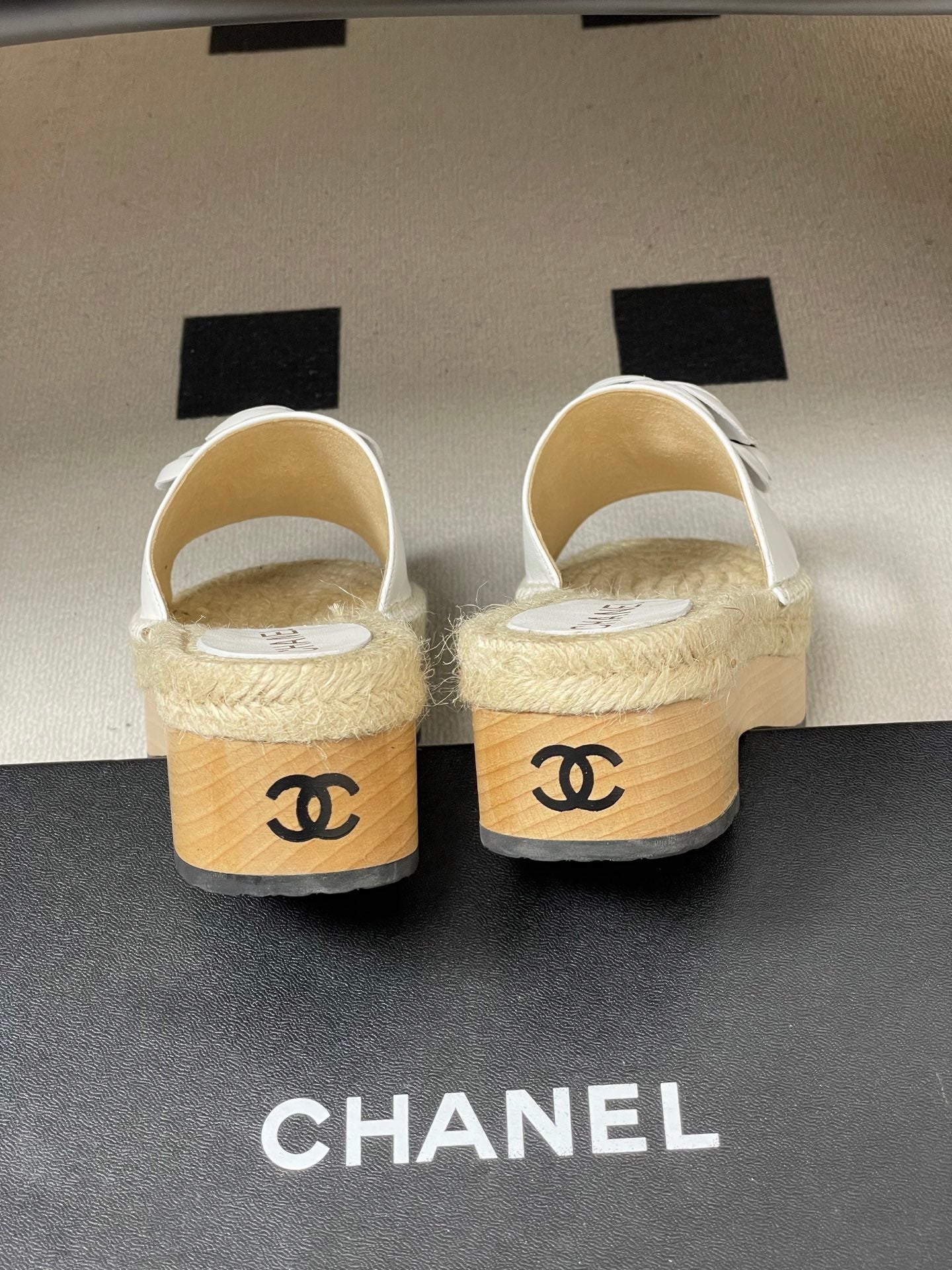 CC 26s Camellia Slippers Beige White Rope Smooth Leather 649401