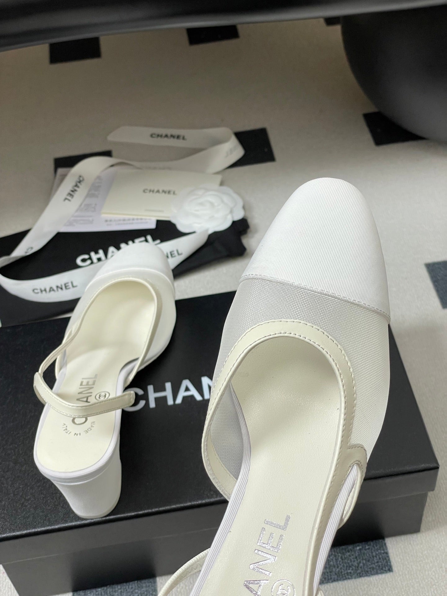 CC 26s Slingback  65 White Mesh Fabric Sheepskin 649445