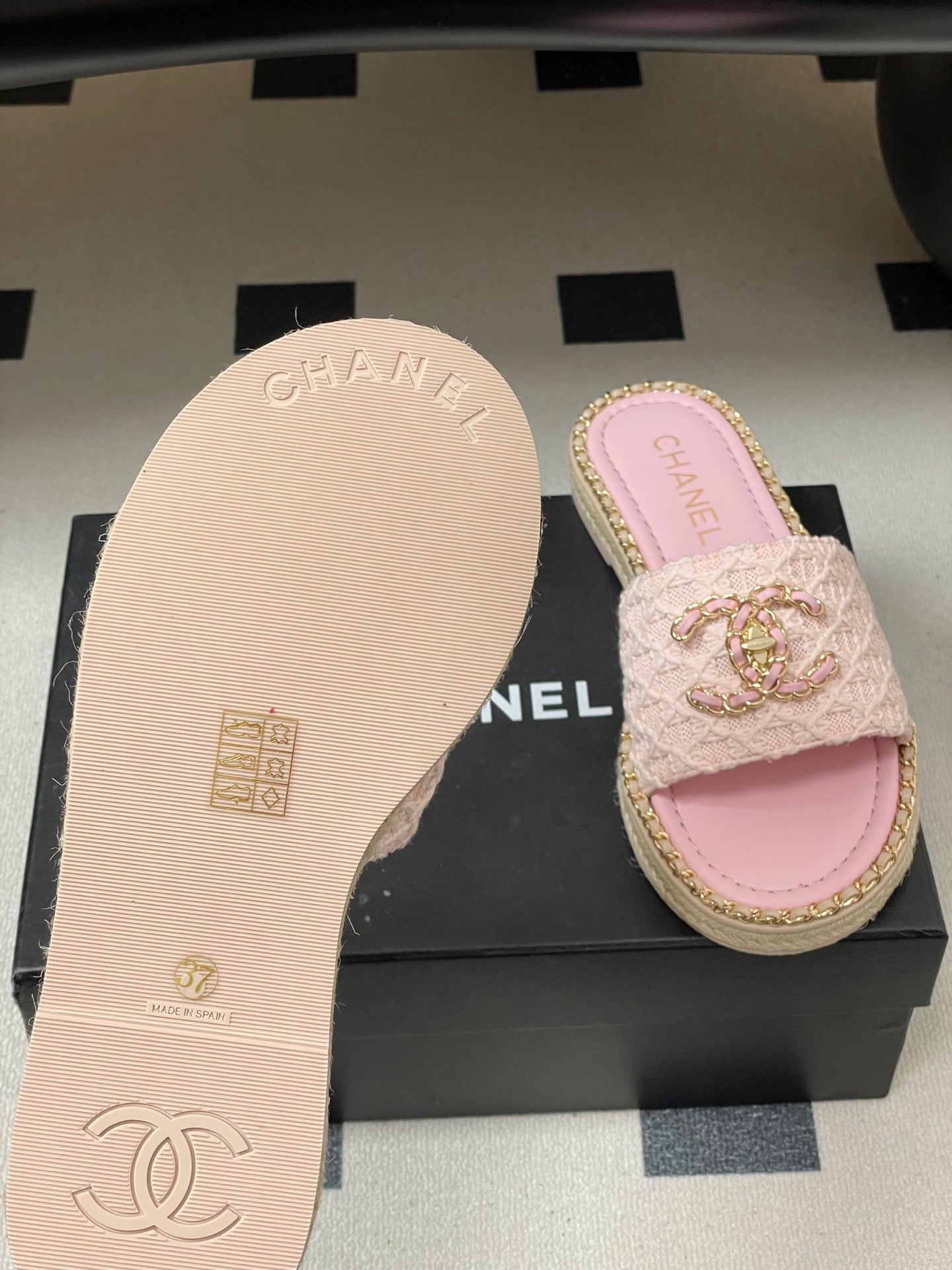 CC 26s Flat Slippers Pink Gold Fabric Sheepskin 649485