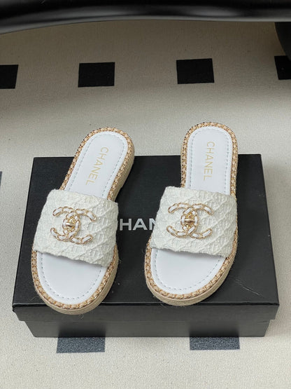 CC 26s Flat Slippers White Gold Fabric Sheepskin 649486