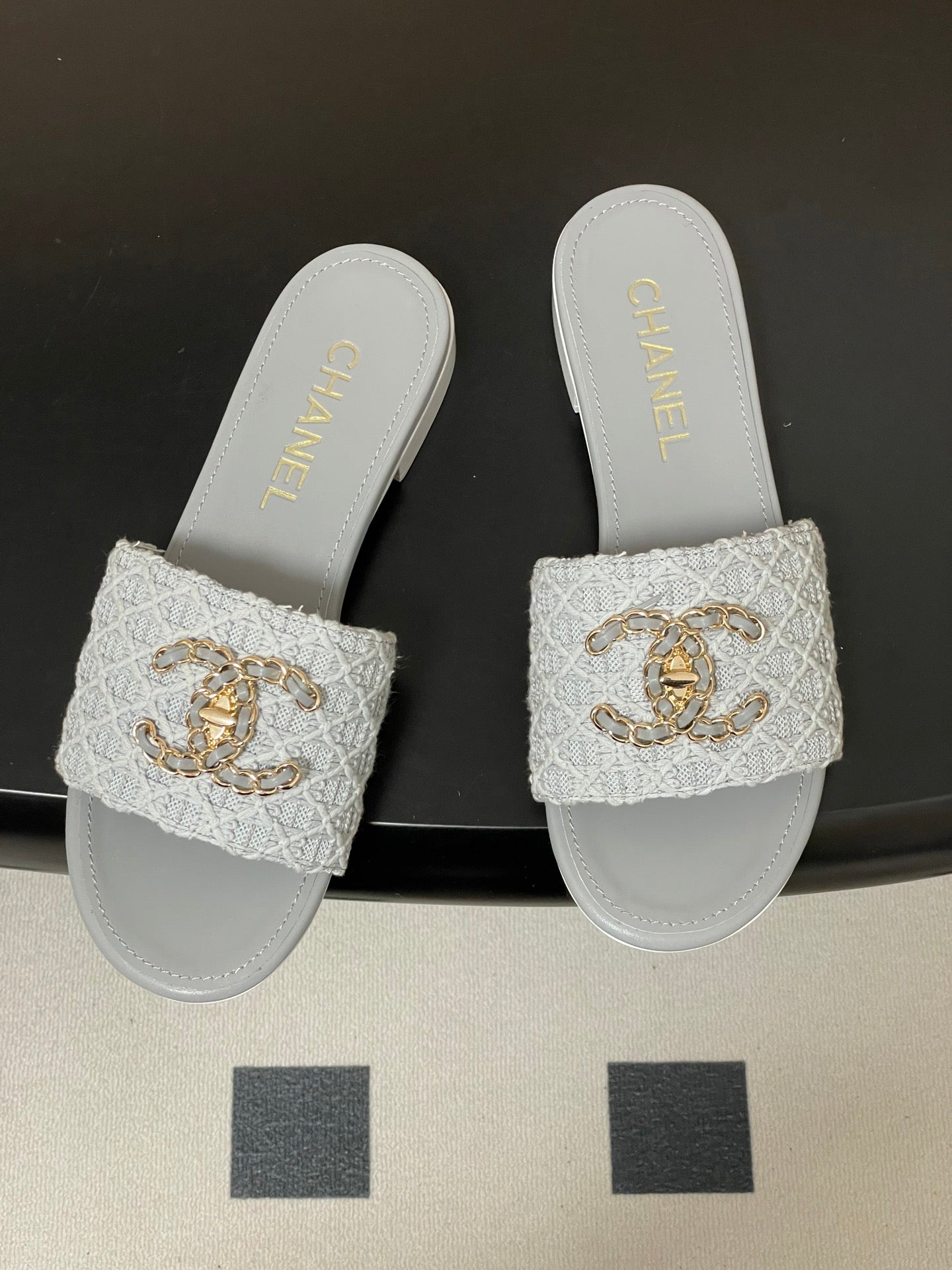 CC 26s Flat Slippers Gray Fabric Sheepskin 649489