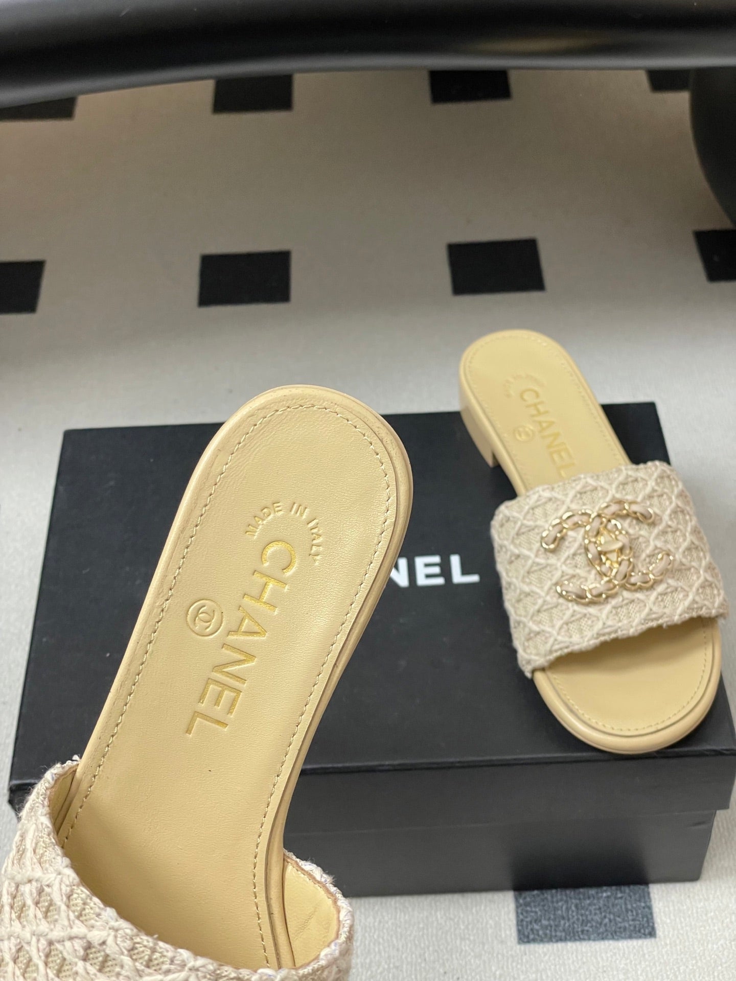 CC 26s Flat Slippers Beige Fabric Sheepskin 649490