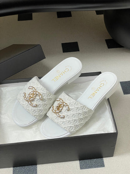 CC 26s Flat Slippers White Fabric Sheepskin 649491