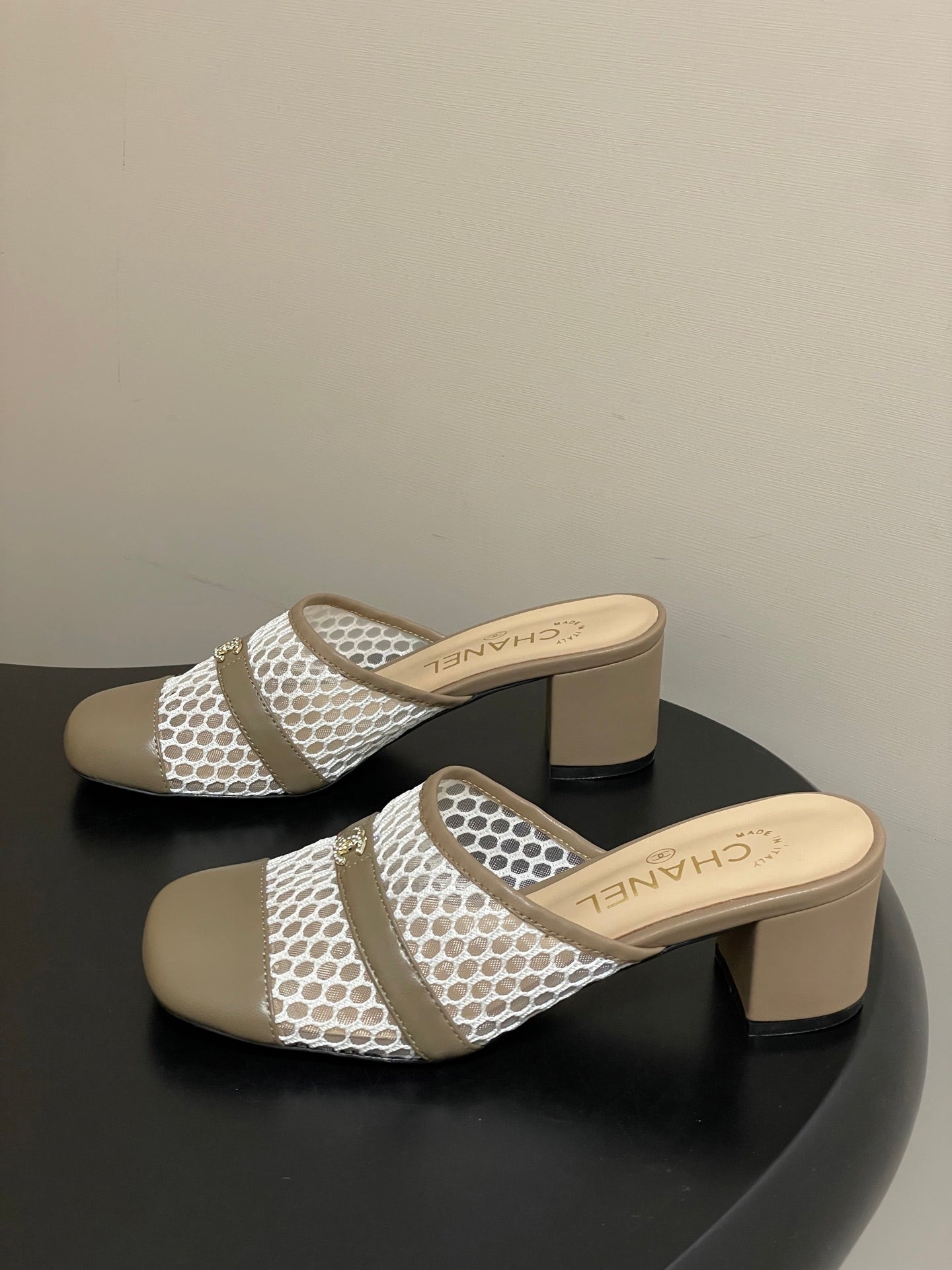 CC 26s High-Heeled Mules 65 Light Taupe Cowhide 649462