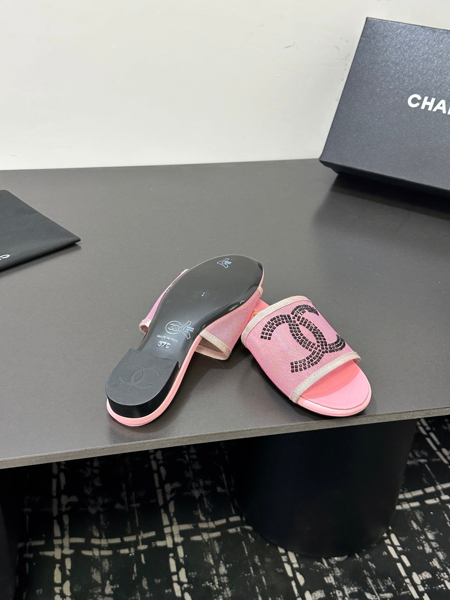CC 2026 Slippers Pink Black Mesh Sheepskin 668147