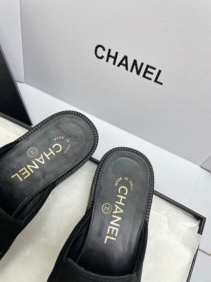 CC 26s Double C Mule Black Suede 645302
