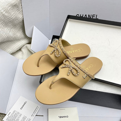 CC 26s Thong Sandals Beige Sheepskin 645321