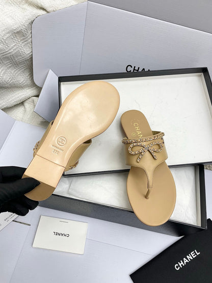 CC 26s Thong Sandals Beige Sheepskin 645321
