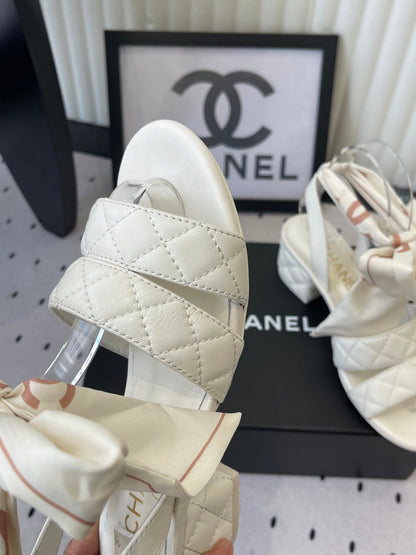 CC 26s Sandals 55 White Sheepskin 650079