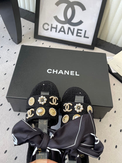 CC 26s Sandals 55 Black Tweed Mixed Gold Charm 650081