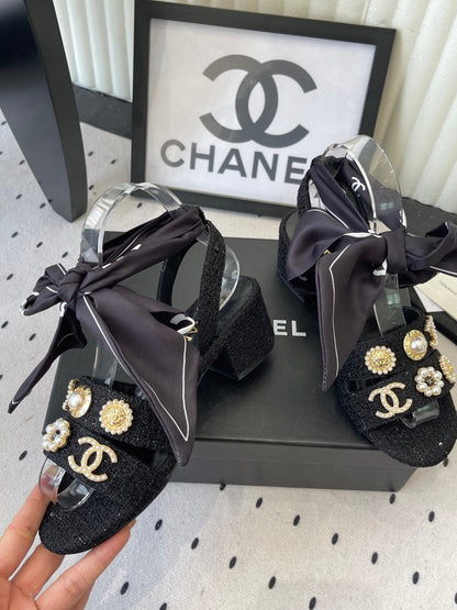 CC 26s Sandals 55 Black Tweed Mixed Gold Charm 650081