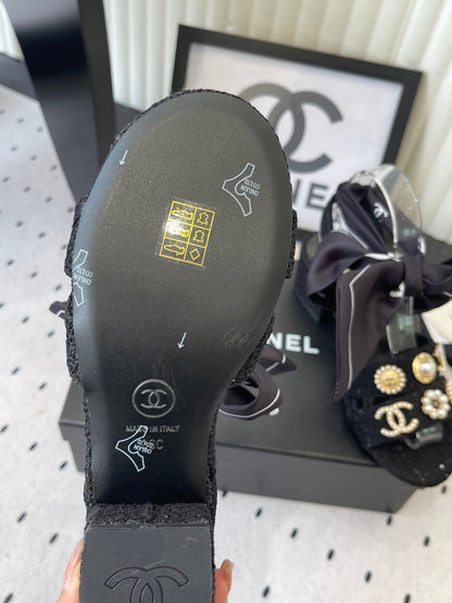 CC 26s Sandals 55 Black Tweed Mixed Gold Charm 650081