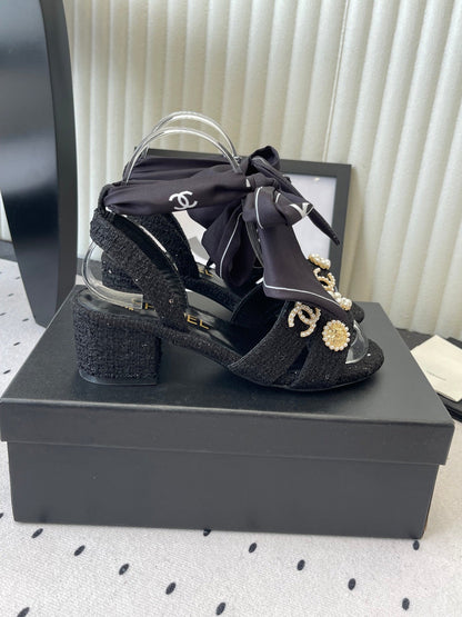 CC 26s Sandals 55 Black Tweed Mixed Gold Charm 650081