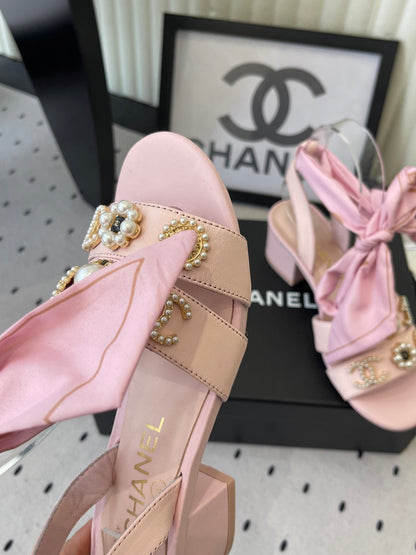 CC 26s Sandals 55 White Sheepskin Mixed Gold Charm 650084