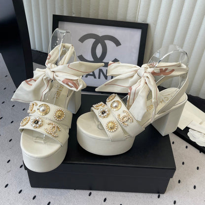 CC 26s Platform Sandals 75 White Sheepskin Mixed Gold Charm 650089