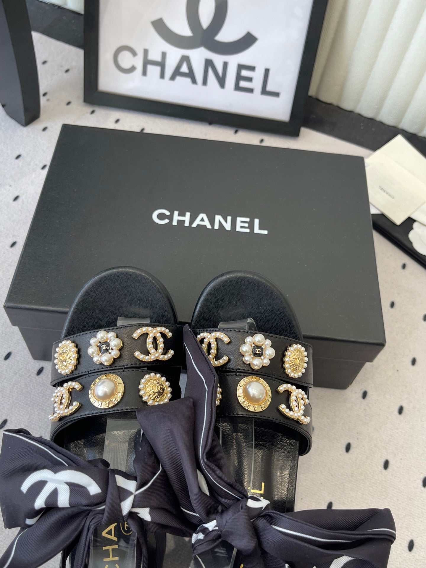 CC 26s Platform Sandals 75 Black Sheepskin Mixed Gold Charm 650091