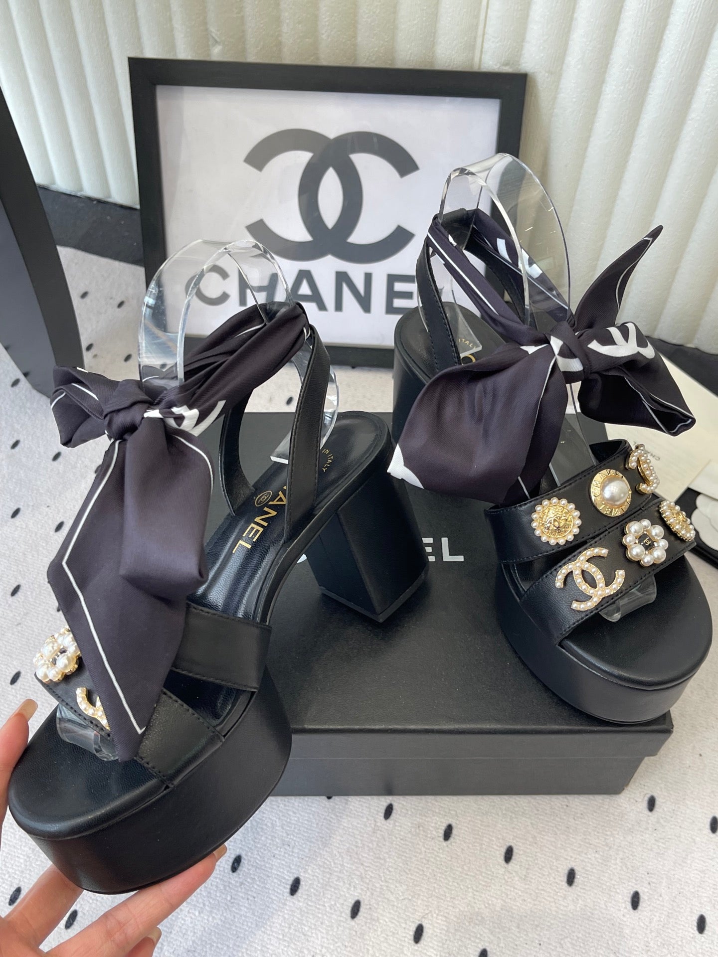 CC 26s Platform Sandals 75 Black Sheepskin Mixed Gold Charm 650091