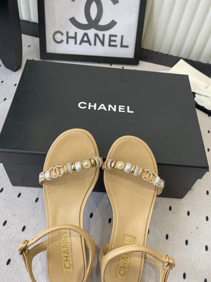 CC 26s Sandals 35 Beige Sheepskin Pearls 650099