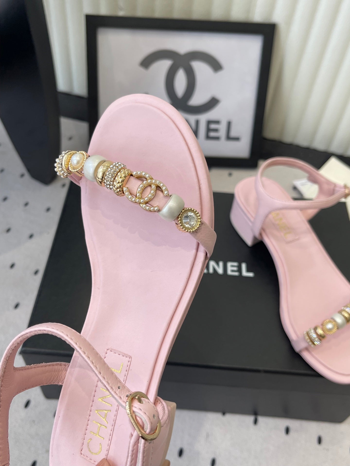 CC 26s Sandals 35 Light Pink Sheepskin Pearls 650101