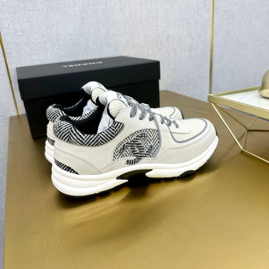 CC 2026 Casual Sneakers Ivory Black Suede 668049