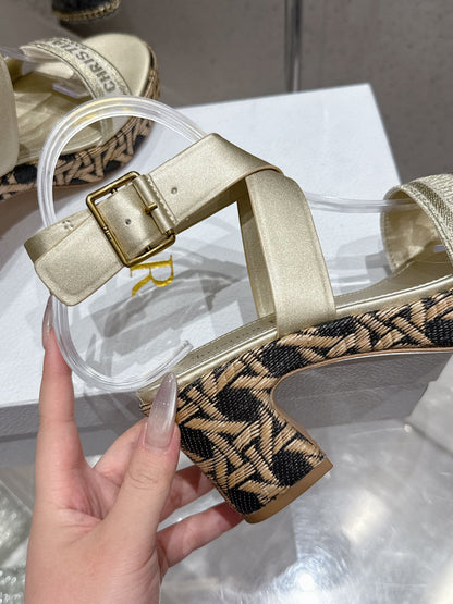 CD 26s Platform Sandal 70 Gold Champage Cowhide 636362