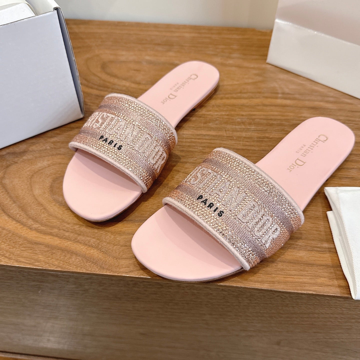 CD 26s Embroidered Sandals Pink Canvas Leather 685602