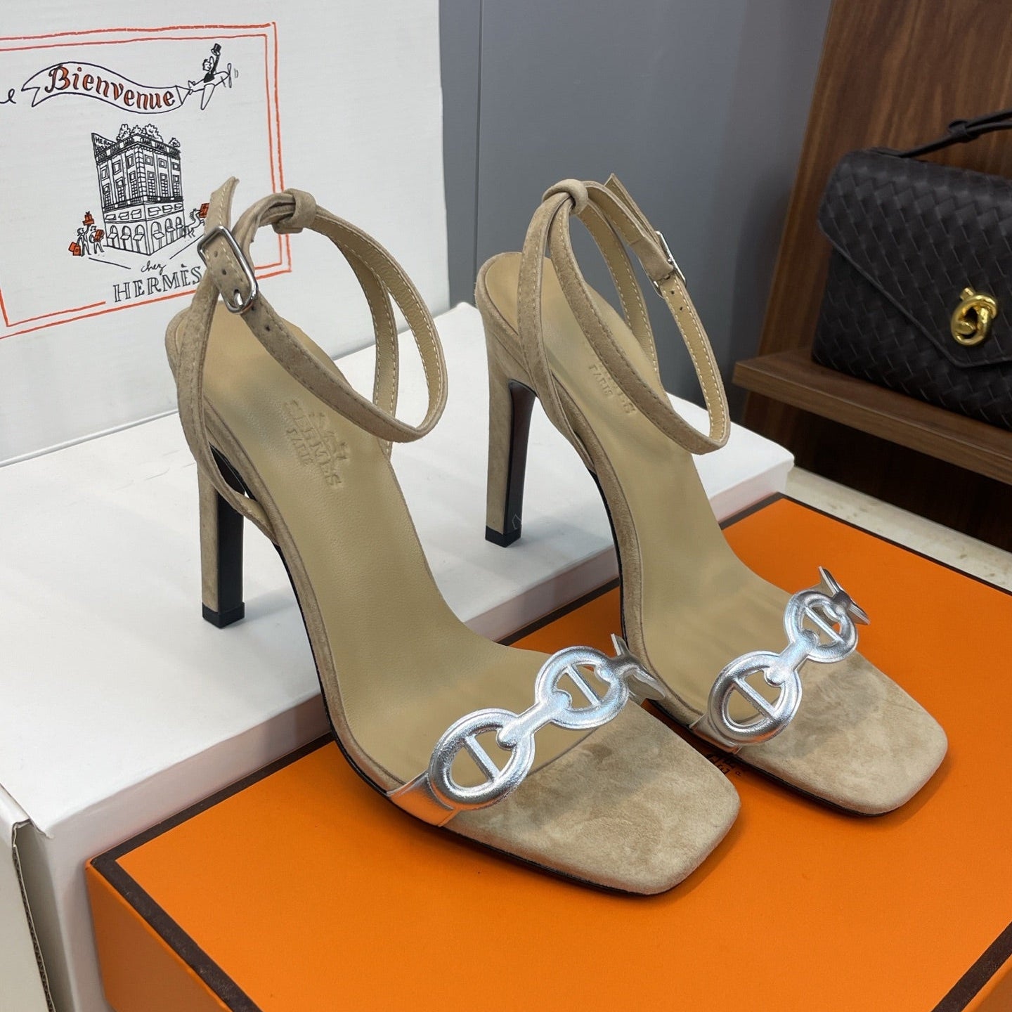 HM 26ss Pig-Nose Sandals  105 Beige Suede Leather 607081